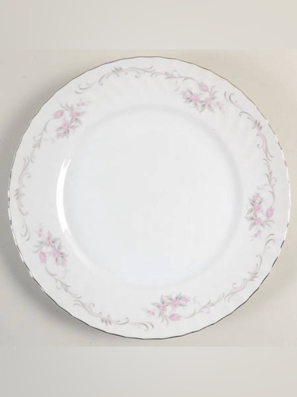 Vintage Gold Standard GST1 Scalloped Dinner Plate